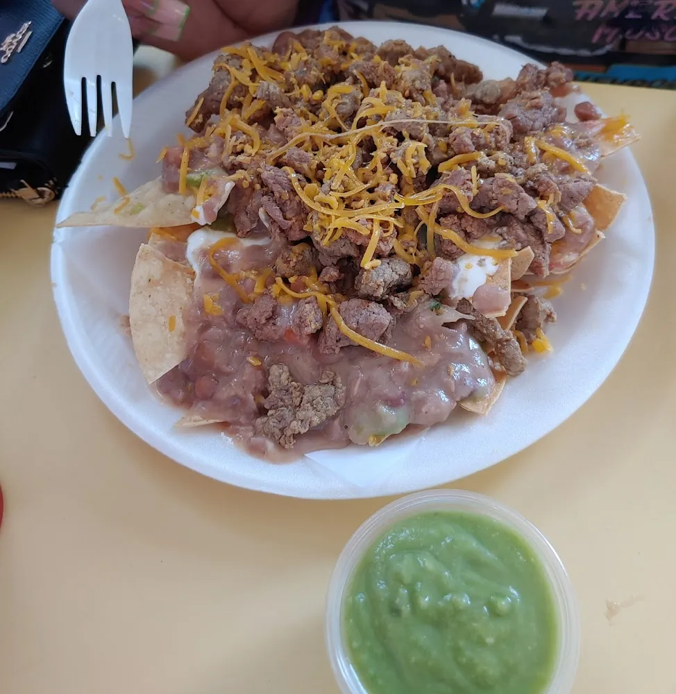 Medium Super Nachos